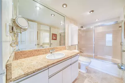 5401 Collins Ave #1135, Miami Beach, FL 33140 - Photo 23