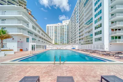 5401 Collins Ave #1135, Miami Beach, FL 33140 - Photo 3