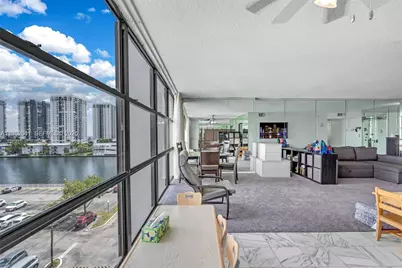 1000 Parkview Dr #715, Hallandale Beach, FL 33009 - Photo 5