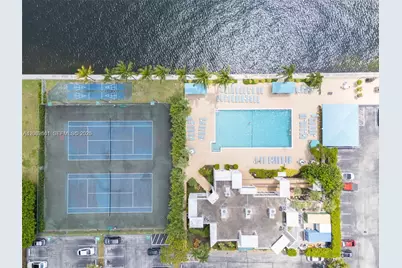 1000 Parkview Dr #715, Hallandale Beach, FL 33009 - Photo 21