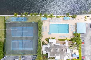 1000 Parkview Dr, Hallandale Beach, FL 33009 - Photo 21