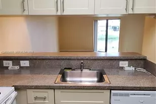 9823 Nob Hill Ct, Sunrise, FL 33351 - Photo 7