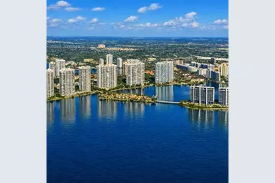 1000 W Island Blvd #911, Aventura, FL 33160 - Photo 3