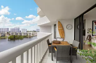 1000 W Island Blvd, Aventura, FL 33160 - Photo 11
