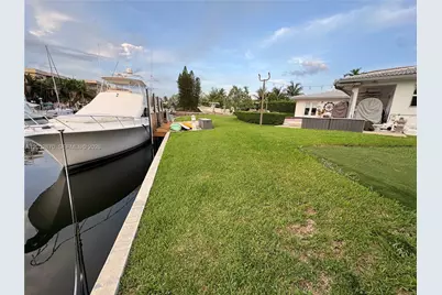 13305 Biscayne Island Ter, North Miami, FL 33181 - Photo 47