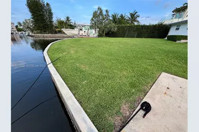 13305 Biscayne Island Ter, North Miami, FL 33181 - Photo 39