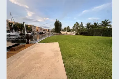 13305 Biscayne Island Ter, North Miami, FL 33181 - Photo 35
