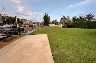 13305 Biscayne Island Terrace, North Miami, FL 33181 - Photo 35