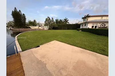 13305 Biscayne Island Ter, North Miami, FL 33181 - Photo 37