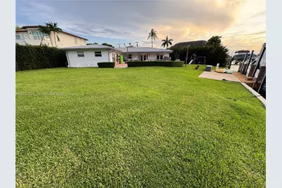 13305 Biscayne Island Ter, North Miami, FL 33181 - Photo 45