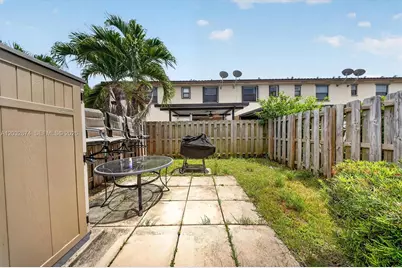 11464 SW 248th Ln, Homestead, FL 33032 - Photo 9