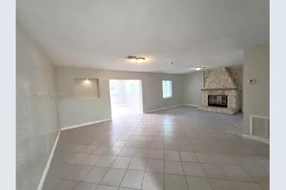 5225 NE 4th Ave #0, Oakland Park, FL 33334 - Photo 9