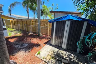5225 NE 4th Ave, Oakland Park, FL 33334 - Photo 29