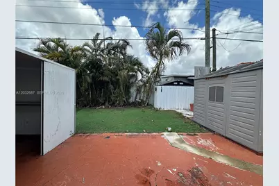 4596 E 8th Ct, Hialeah, FL 33013 - Photo 7