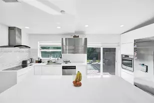 2190 NE 122nd St, North Miami, FL 33181 - Photo 3