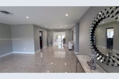 10455 SW 42nd Ter, Miami, FL 33165 - Photo 5