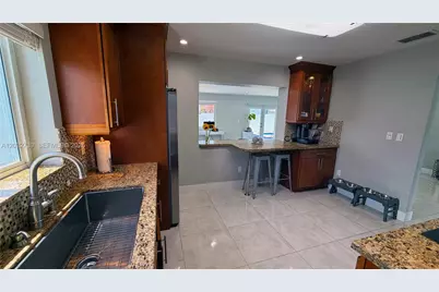 10455 SW 42nd Ter, Miami, FL 33165 - Photo 23