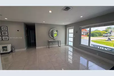 10455 SW 42nd Ter, Miami, FL 33165 - Photo 7