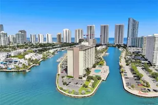 400 Kings Point Dr, Sunny Isles Beach, FL 33160 - Photo 27