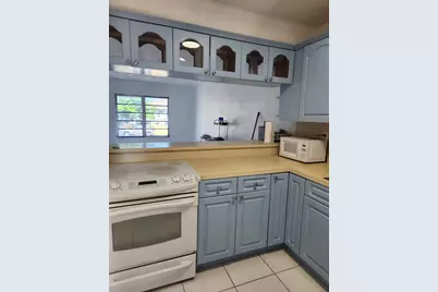 160 Royal Palm Rd #215, Hialeah Gardens, FL 33016 - Photo 1