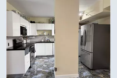 4200 Hillcrest Dr #403, Hollywood, FL 33021 - Photo 11