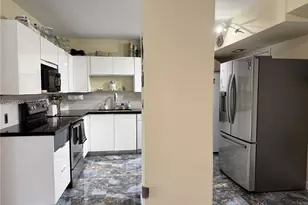 4200 Hillcrest Dr, Hollywood, FL 33021 - Photo 11