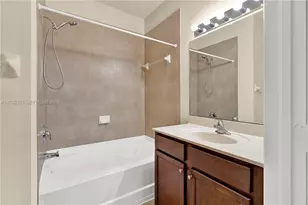 8620 NW 97th Ave, Doral, FL 33178 - Photo 17