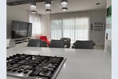 7433 NW 99th Ave, Doral, FL 33178 - Photo 11
