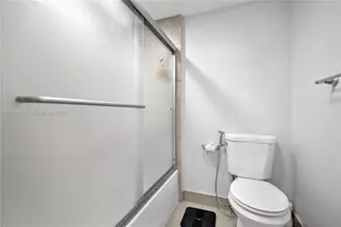 7956 Eastlake Dr, Boca Raton, FL 33433 - Photo 23