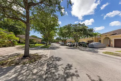 3245 NE 11 Dr, Homestead, FL 33033 - Photo 17