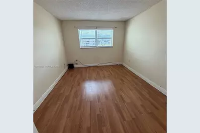 8200 Sunrise Lakes Blvd #308, Sunrise, FL 33322 - Photo 5