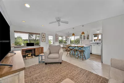 1050 SW 11th St #20L, Hallandale Beach, FL 33009 - Photo 3