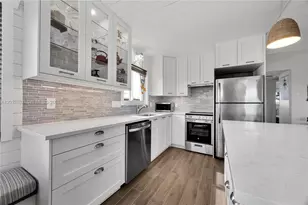 1050 SW 11th St, Hallandale Beach, FL 33009 - Photo 5