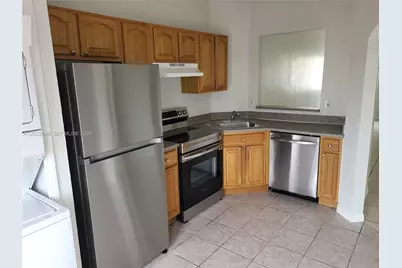 31 NE 13th Ave #5, Homestead, FL 33033 - Photo 3