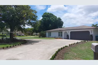 320 SE 15 Pl, Cape Coral, FL 33990 - Photo 1