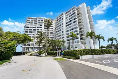 11930 N Bayshore Dr #909, North Miami, FL 33181 - Photo 1