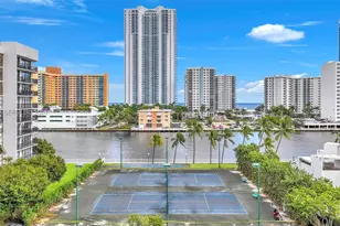 1000 Parkview Dr, Hallandale Beach, FL 33009 - Photo 5