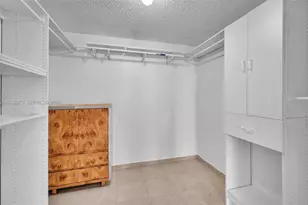1000 Parkview Dr, Hallandale Beach, FL 33009 - Photo 19