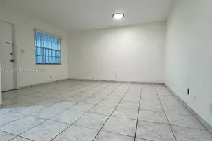 705 NE 2nd St, Hallandale Beach, FL 33009 - Photo 5
