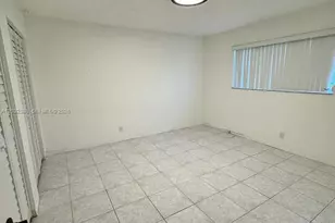 705 NE 2nd St, Hallandale Beach, FL 33009 - Photo 11