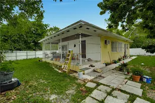 5860 SW 19th St, Miami, FL 33155 - Photo 7