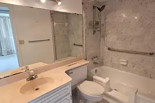 9823 S Hollybrook Lake Dr, Pembroke Pines, FL 33025 - Photo 25