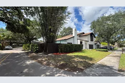 49 Forest Cir, Cooper City, FL 33026 - Photo 3