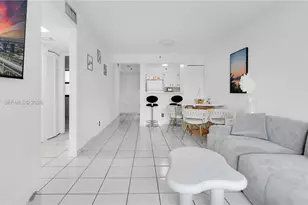546 SW 1st St, Miami, FL 33130 - Photo 7