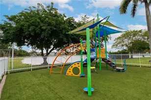 251 NW 151st Ave, Pembroke Pines, FL 33028 - Photo 23