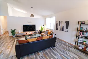 251 NW 151st Ave, Pembroke Pines, FL 33028 - Photo 3