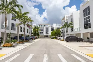 455 NE 39th St, Miami, FL 33137 - Photo 1