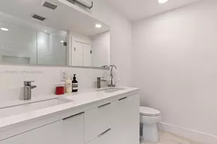 1945 Alamanda Dr, North Miami, FL 33181 - Photo 23