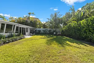 1945 Alamanda Dr, North Miami, FL 33181 - Photo 7
