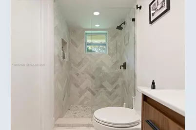 1945 Alamanda Dr, North Miami, FL 33181 - Photo 51